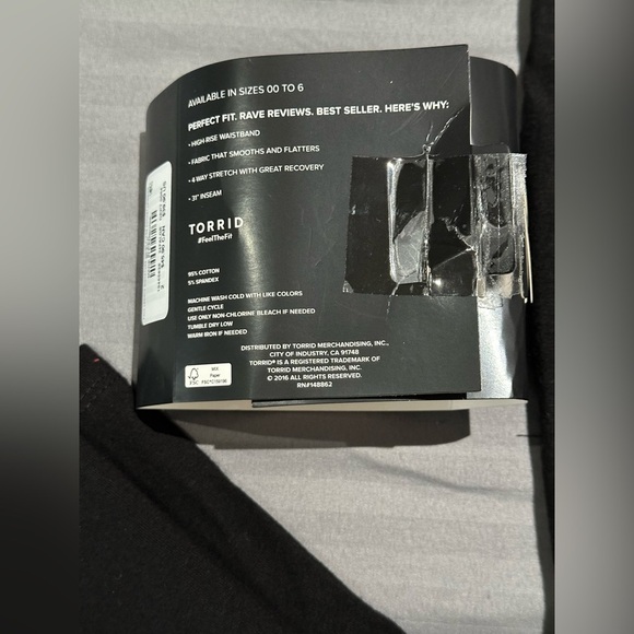 ✨NWT✨Torrid: Women’s Premium Flare Leggings with Pockets- Size 2/2X - Picture 7 of 7